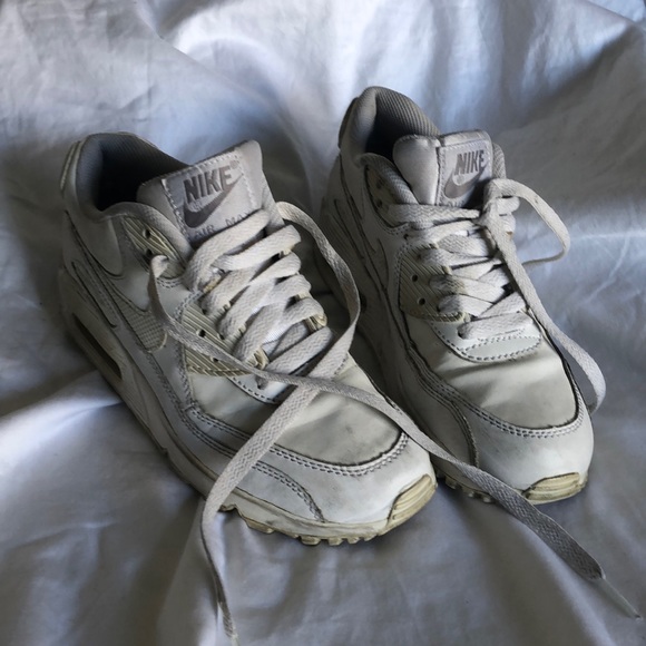 Nike Shoes - Nike Air Max White Sneakers 5.5